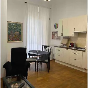 Appartement In Front Of Coliseum 3, Rome